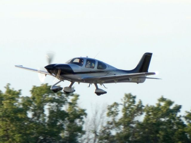 Cirrus SR-22 (C-GSMU)
