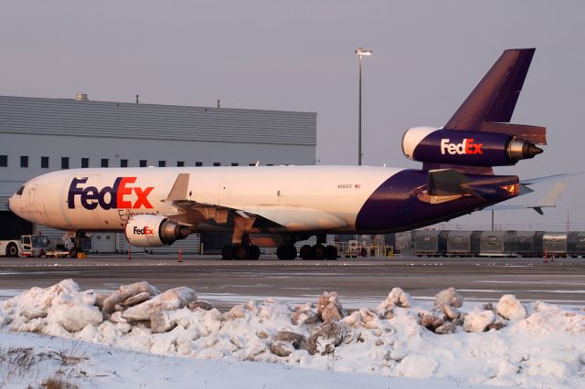 Boeing MD-11 (N585FE)