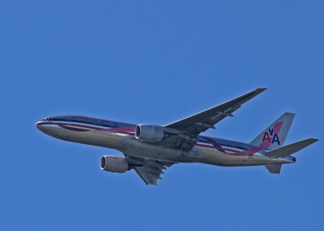 Boeing 777-200 (N759AN) - Final approach to Heathrow as seen from Eton Dorney Olympic Rowing Centre