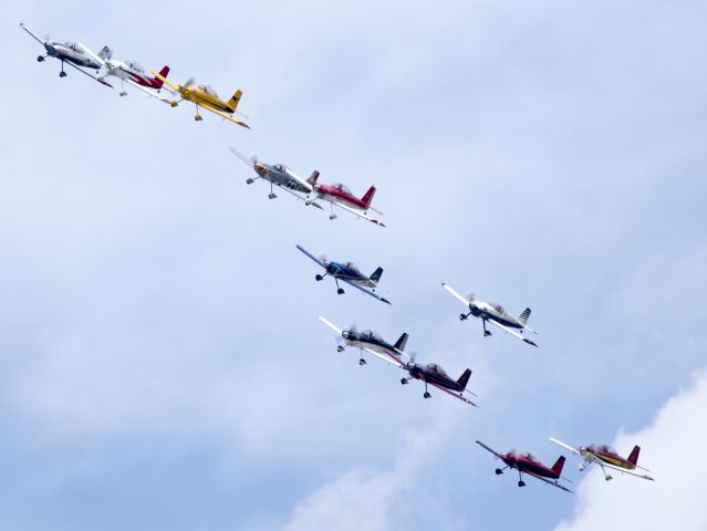 Vans RV-8 (N910LL) - Perfect formation flying - Oshkosh 2013!