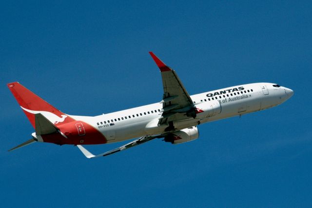 Boeing 737-800 (VH-VXS) - Heading skywards off runway 23. Thursday 4th April 2013.