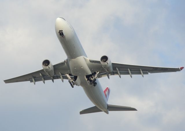 Airbus A330-300 (HB-JHG)