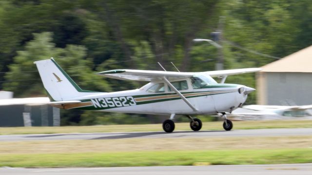 Cessna Skyhawk (N35623)