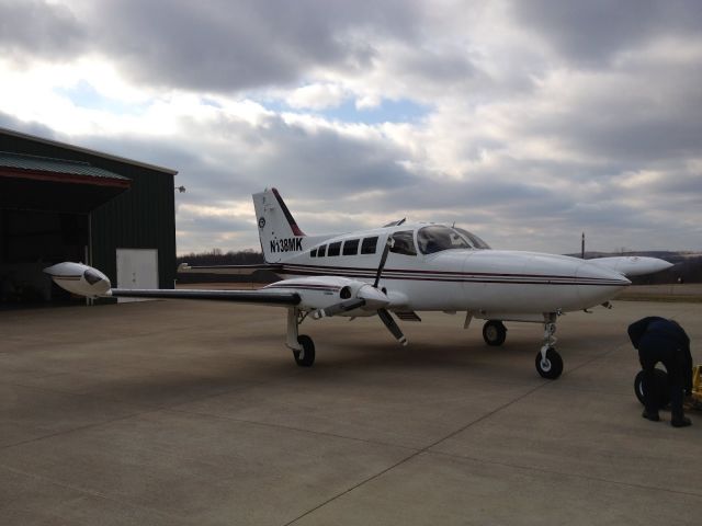 Cessna 402 (N138MK)