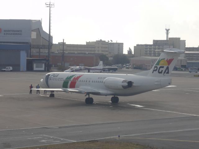 Fokker 100 (CS-TPF)