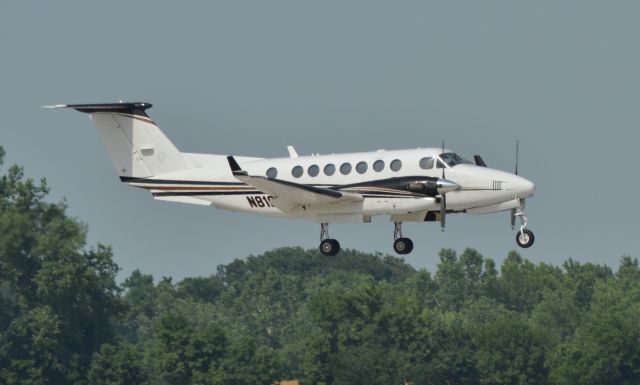 Beechcraft Super King Air 350 (N810BS) - Landing Runway 15 in Sioux Falls SD
