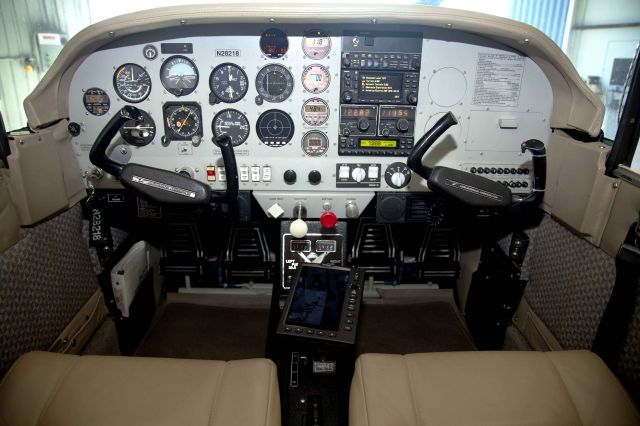 N28218 — - Best cockpit of all Grumman Tigers. The aircraft is based at RELIANT AIR, where you find the lowest fuel price on the Danbury (KDXR) airport.