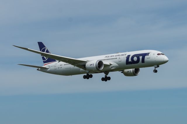 Boeing 787-9 Dreamliner (SP-LSG) - WAW Spotting