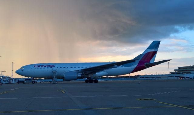 Airbus A330-300 (D-AXGE)