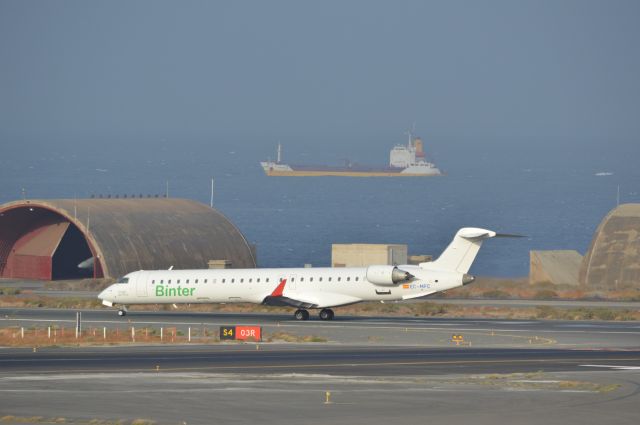 Canadair Regional Jet CRJ-900 (EC-MFC)