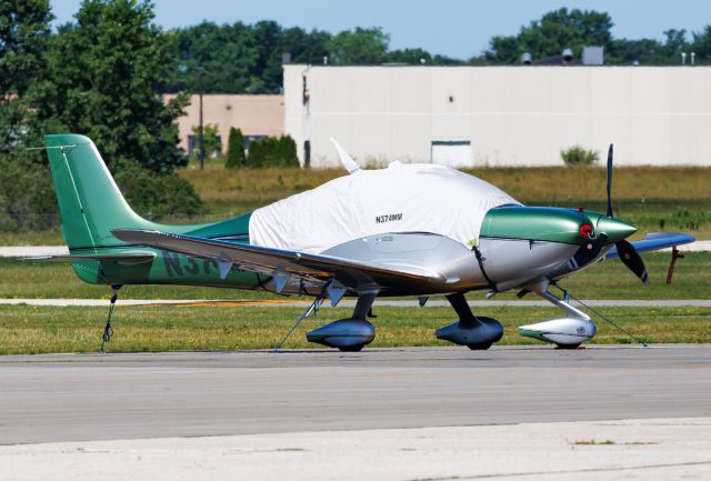 Cirrus SR-22 (N374MM)