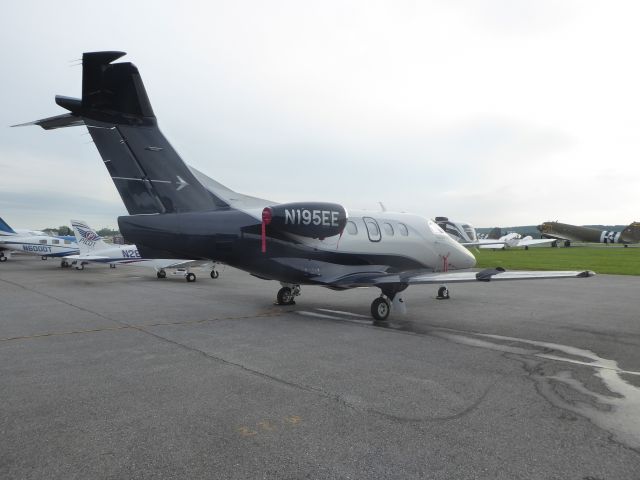 Eclipse 500 (N195EE)