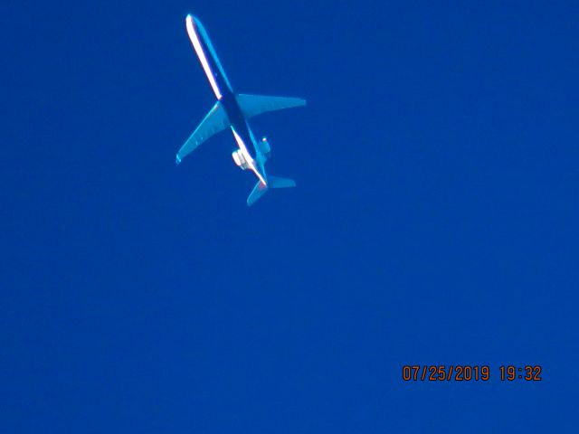 Canadair Regional Jet CRJ-900 (N825SK)