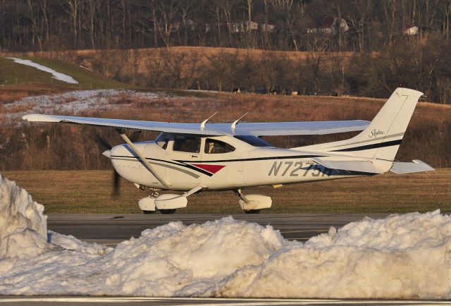 Cessna Skylane (N7275H) - Seen at KFDK on 12/27/2009.  26 of snow reduced to this after 6 days of warmer weather.    a href=http://discussions.flightaware.com/profile.php?mode=viewprofile&u=269247  [ concord977 profile ]/a