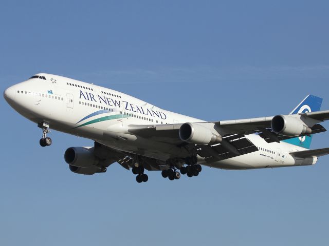 Boeing 747-200 (ZK-NBV) - Sadly the B747-400 at Air New Zealand has been retired, replaced by the more fuel efficient twin engined B777-300ER