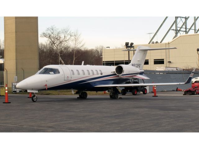 Learjet 40 (N612FX)