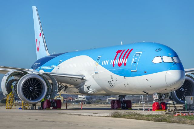 Boeing 787-9 Dreamliner (G-TUIP) - Engine Maintenance at Kelly Field