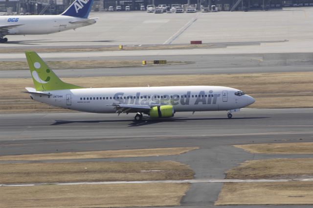 BOEING 737-400 (JA734H) - Landing at Haneda Intl Airport Rwy34L on 2012/02/24