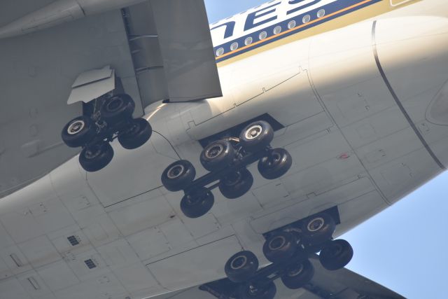 Airbus A380-800 (9V-SKU) - Arrival, Singapore Airines, RWY 20R, Changi, Singapore. 8 Sep 2019.