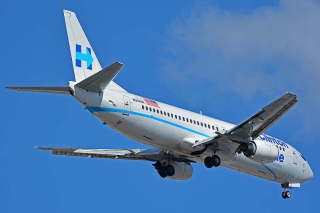 BOEING 737-400 (N314XA) - Tim Kaine arrived at Phoenix Sky Harbor aboard 737-484 N314XA on  November 3, 2016. He is speaking at a campaign event in Maryvale.