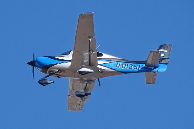 Cirrus SR22 Turbo (N183SF)