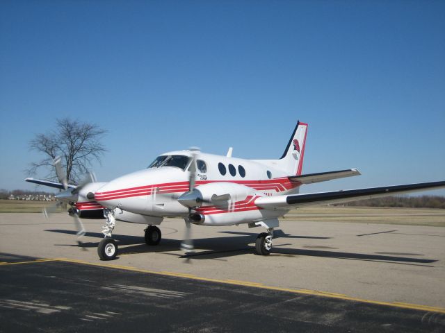 Beechcraft King Air 90 (N12MU)