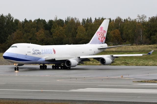 Boeing 747-400 (B-18706)