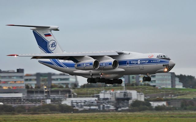 Ilyushin Il-76 (RA-76952) - volga-dnepr il-76td-90vd ra-76952 about to land at shannon from cairo 6/10/17.