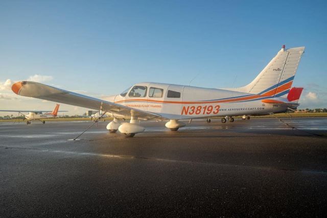 Piper Cherokee (N38193)