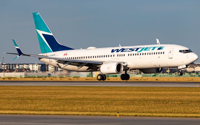 Boeing 737-800 (C-GWSR)