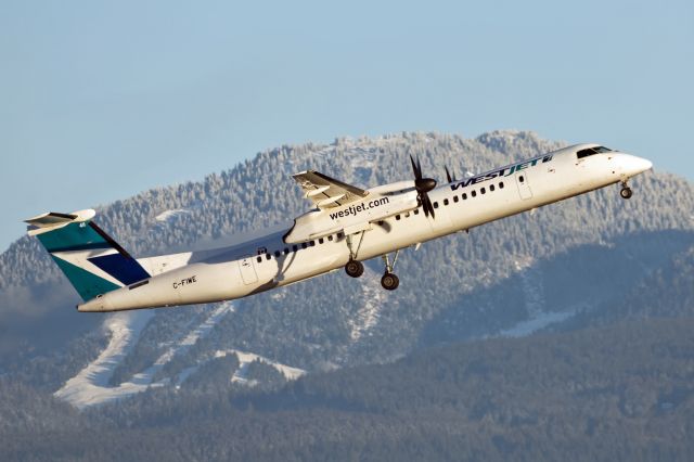 de Havilland Dash 8-300 (C-FIWE)