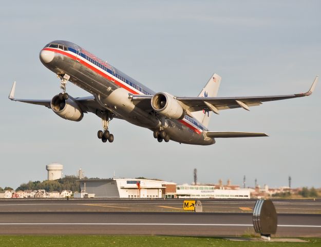 Boeing 757-200 (N634AA) - American Airlines Boeing 757-200 Logan Airport Boston, Ma 33L launch ! 