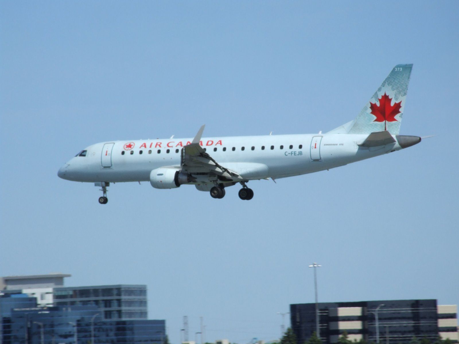 Embraer 170/175 (C-FEJB) - Arriving on 06L from CYOW