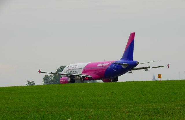 Airbus A320 (HA-LYK) - Spotting EPLB