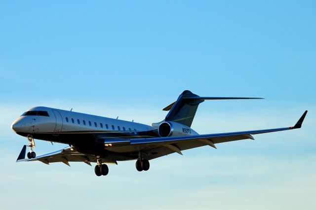 Bombardier Global Express (N92FX)