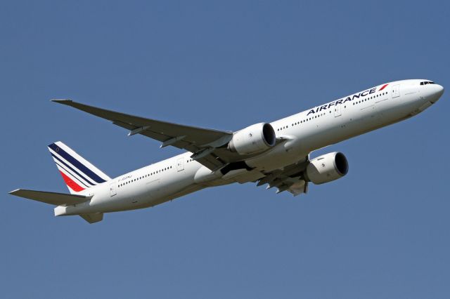 Boeing 777-200 (F-GZNJ)
