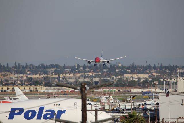 Boeing 787-9 Dreamliner (G-CKWB)