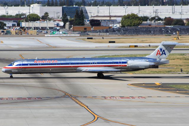 McDonnell Douglas MD-83 (N9622A)