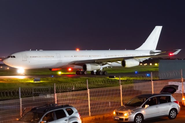 Airbus A340-300 (9H-TQY)