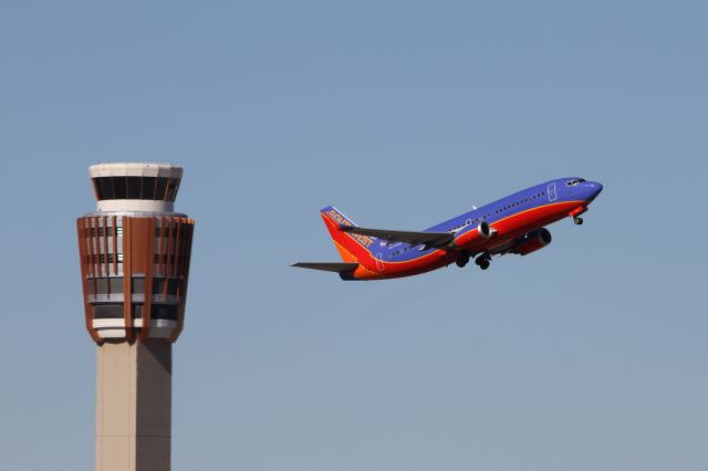 BOEING 737-300 (N373SW)