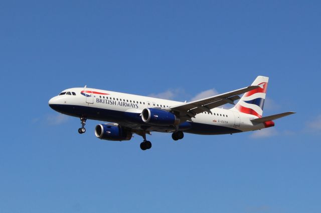 Airbus A320 (G-EUYH) - British Airways (BA) G-EUYH A320-232 [cn4265]br /London Heathrow (LHR). British Airways flight BA497 arriving from Palma de Mallorca (PMI).br /Taken from Myrtle Avenue 'Gardens'. Hatton Cross (end of 27L runway)br /br /2018 08 02br /a rel=nofollow href=http://alphayankee.smugmug.com/Airlines-and-Airliners-Portfolio/Airlines/EuropeanAirlines/British-Airways-BAhttps://alphayankee.smugmug.com/Airlines-and-Airliners-Portfolio/Airlines/EuropeanAirlines/British-Airways-BA/a