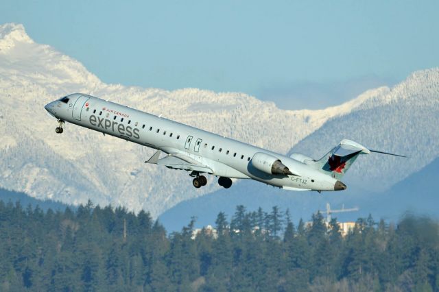 Canadair Regional Jet CRJ-900 (C-FTJZ)