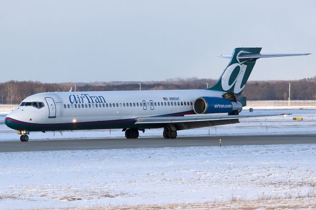 Boeing 717-200 (N983AT)