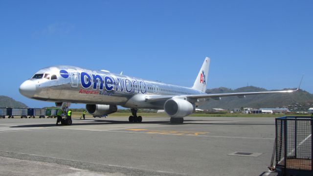 Boeing 757-200 (N174AA)