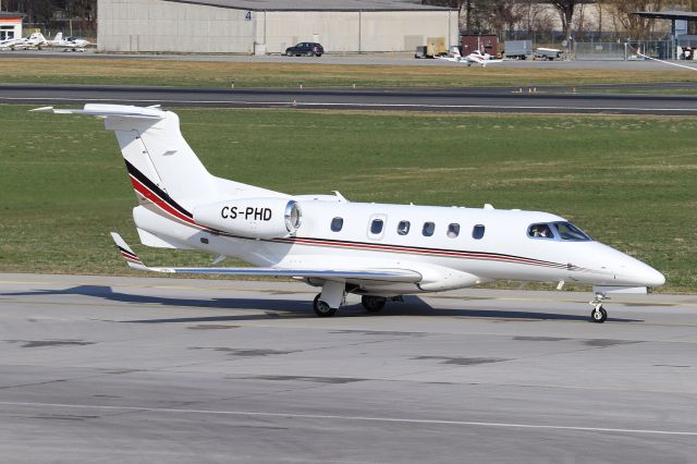 Embraer Phenom 300 (CS-PHD)