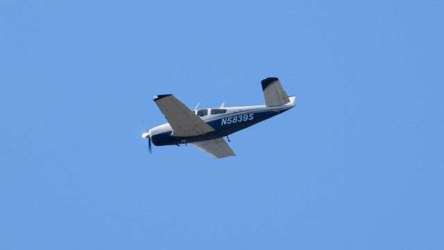 Beechcraft 35 Bonanza (N5839S) - N5839S approaching KCDW RWY 28