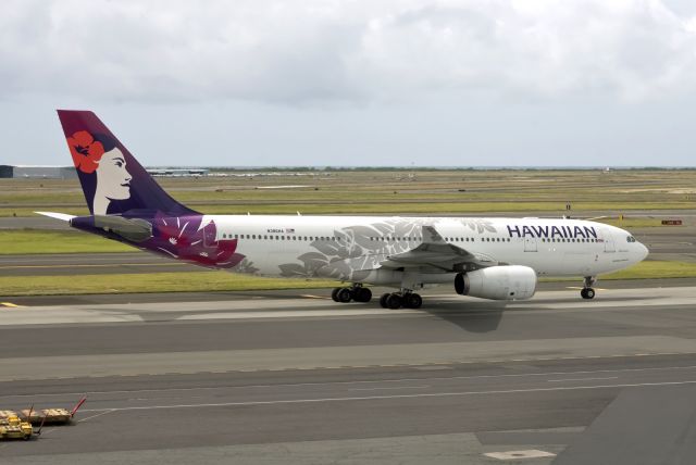 Airbus A330-200 (N386HA)