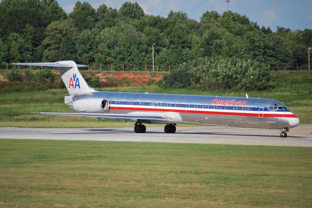 McDonnell Douglas MD-82 (N7539A) - In position runway 18C - 9/27/09