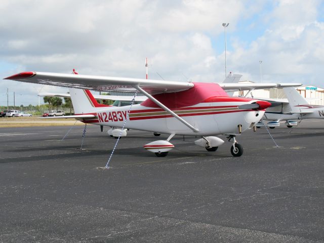 Cessna Skyhawk (N2483Y)