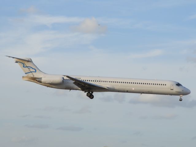 McDonnell Douglas MD-83 (N836NK)